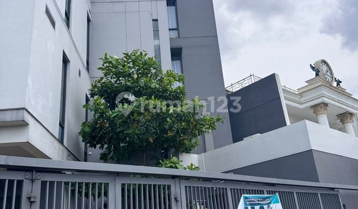 For Sale - 5-Storey Boarding House Building (New Building)