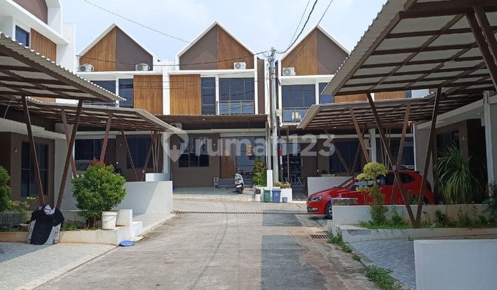 Rumah Scandinavian Dekat Kota Wisata Cibubur
