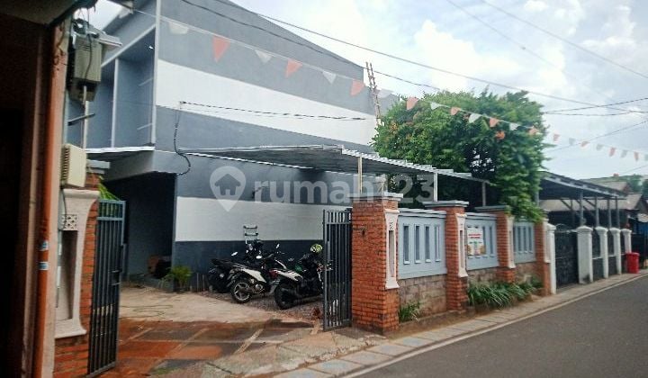 Rumah Dgn Kolam Renang Dan 2 Town House Di Duren Sawit Jakarta Timur