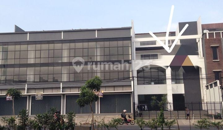 Quick Sale: Nice Office Building 370m2, 11x24x4 floors. Km 8. PLN 12K Watt. Price 15.8M.