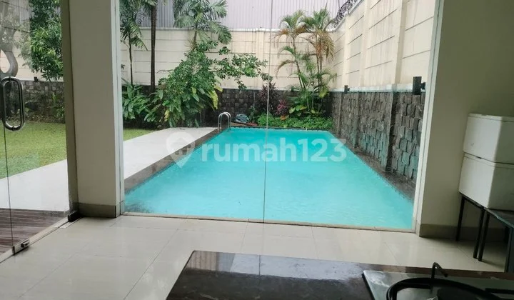 Rumah Mewah 2 Lantai Ada Pool Lokasi Sangat Strategis Di Kemang