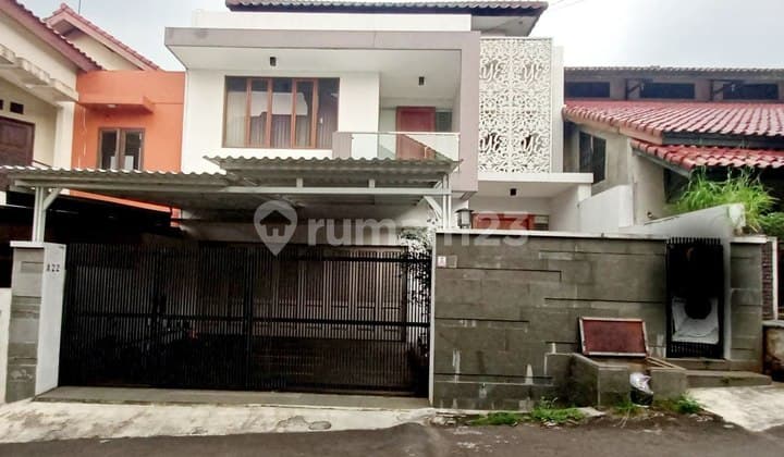 Rumah Ada Pool Private Dlm Perum One Gate Dkt Tol Jatibening & Lrt