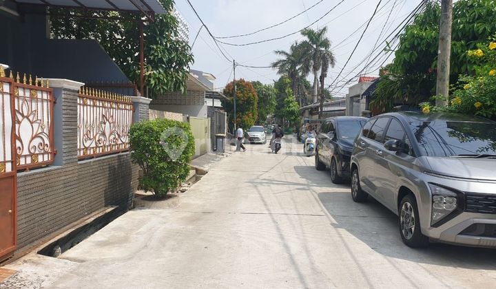 Rumah Bagus Terawat Di Tengah Taman Galaxy Bekasi