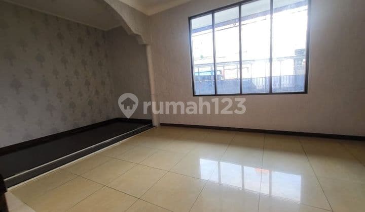 *Dijual rumah kost2an kemanggisan tomang jakbar*
Luas tanah 426m2
Luas bangunan 326m2
2lantai
Rapi
Kamar 16 +kamar mandi dalam
Shm
*Harga jual 8.5M nego*
*Harga njop.9m*
Lucky gading pro pik 08191578xxxx