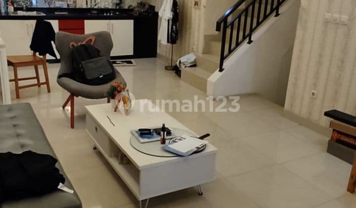 **For Sale Fast Bahtera PIK House**
- **2 floors**
- **Land size: 7x15m**
- **Building size: 170m²**
- **4 bedrooms + 1**
- **2 bathrooms + 1**
- **1 garage**
- **SHM (Certificate), Price: IDR 4,675,000,000 (Negotiable until deal)**