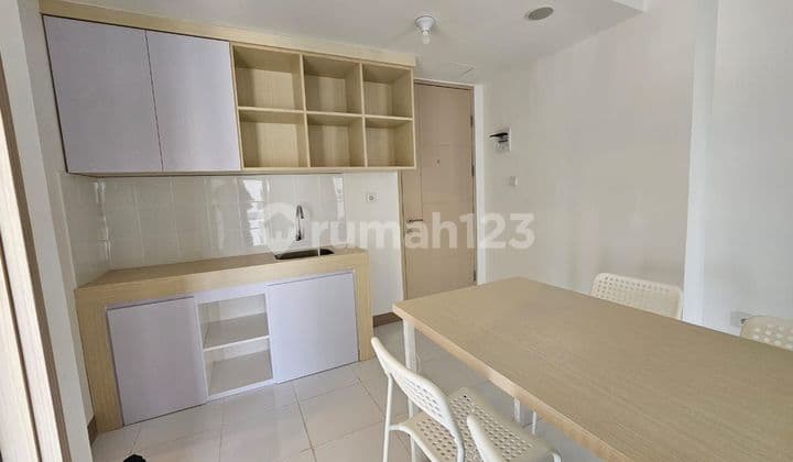 For rent fast Tokyo riverside apartment