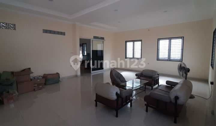 Disewakan & Dijual Gudang Bagus Ada Kantor Mewah & Bersih dan Ada Mess Karyawan 3 Pintu dan Ada Hoist Crane 2 Unit di Tarumajaya Bekasi