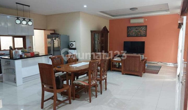 Dijual Rumah Asri Di Lokasi Strategis Ampera Pd013111