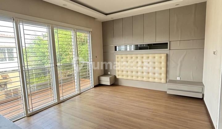 For Quick Sale: Livia Garden Batam Center 3-Story Move-In Ready House.