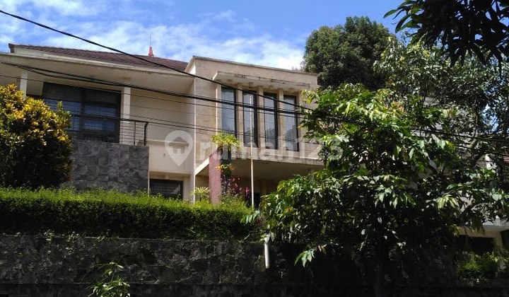 Dijual Rumah Parahyangan Rumah Villa Gegerkalong Bandung