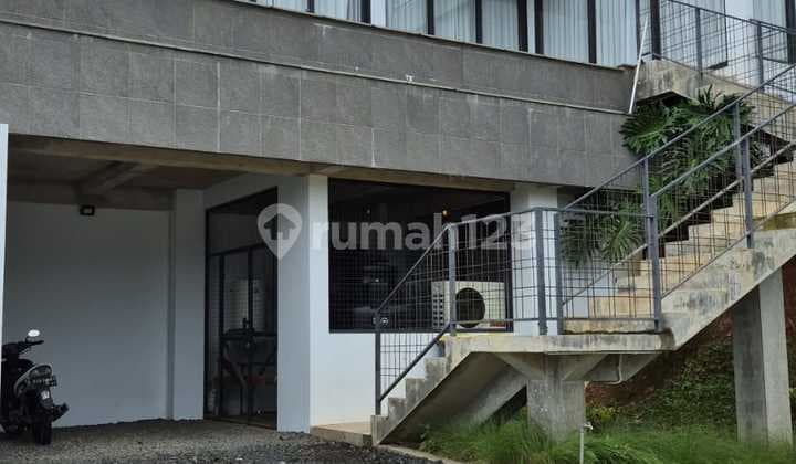 Dijual Villa Cantik di Dago Ciburial Bandung Furnished With Poll