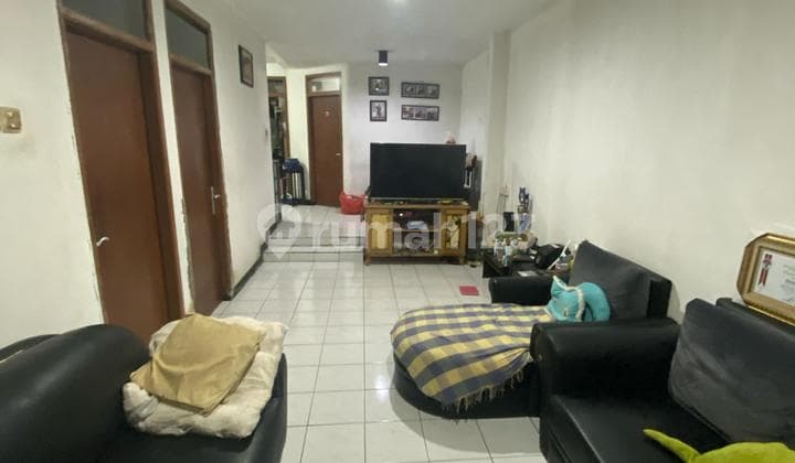 Dijual Rumah Strategis di Sarijadi, Akses Parkir