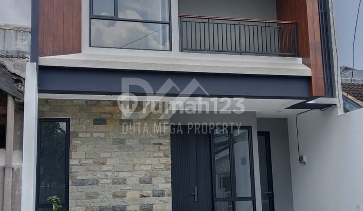 Rumah, 2 Lantai, SHM , Dekat Akses Tol, Kiwi Residence Graha Raya