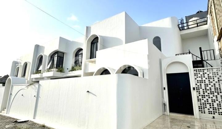 Villa Baru 2 Kamar di Jl. Pantai Kedungu SHM