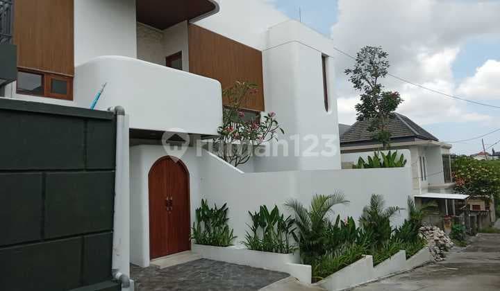 Villa Baru Lokasi Strategis Di Tumbakbayuh