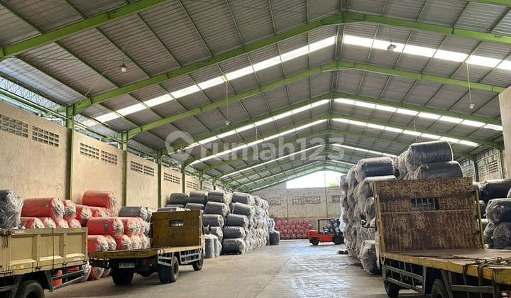 Disewakan Gudang Siap Pakai Akses Kontener 40 Feet di Jambe Tigaraksa