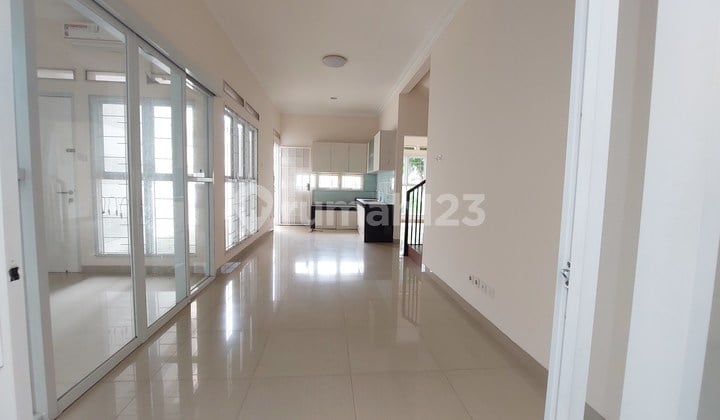 Rumah Cantik Di Daerah Tebet Siap Huni Dan Terawat