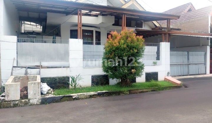 Rumah Siap Huni Dalam Komplek yang Asri