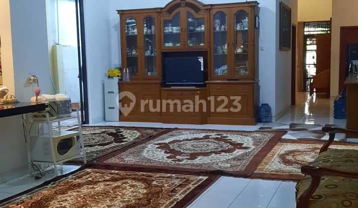 Decent House, Madrasah Street, Strategic Location, Suitable for Boarding, Residence, Business Space