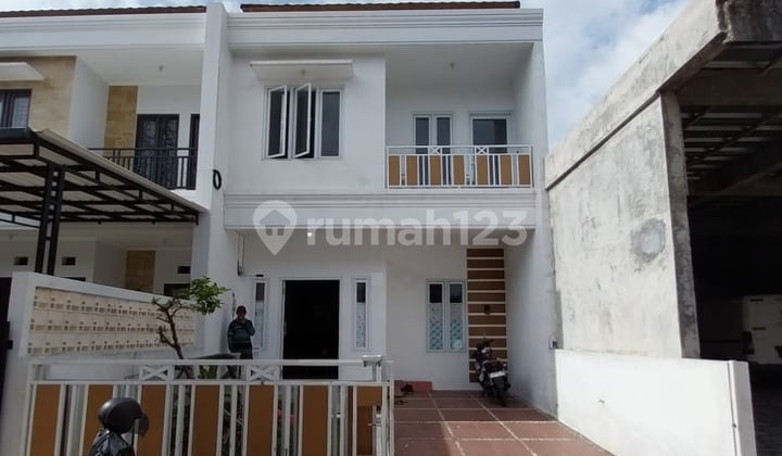 Rumah di antapani 2lt modern siap huni jalan 2mobil