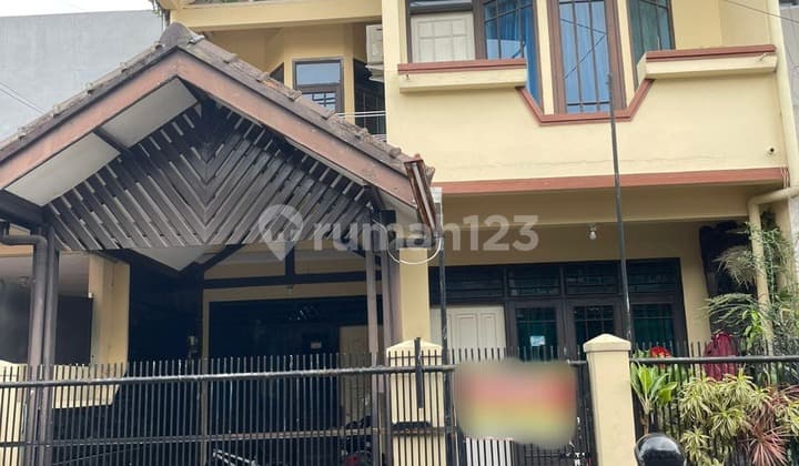 Rumah Murah 2 Lantai Jl 2 Mobil di Antapani