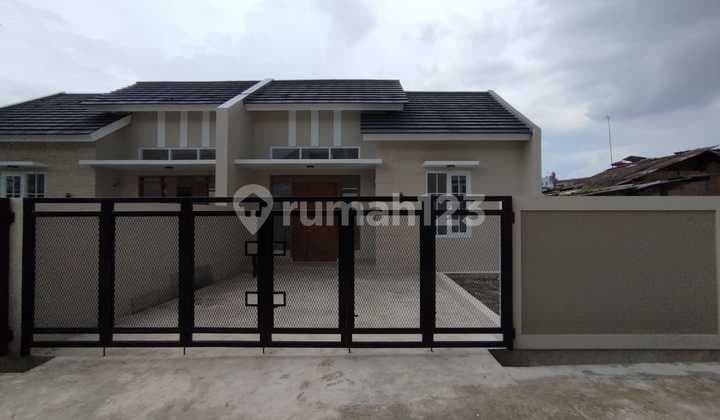 Rumah baru modern di komplek ujung berung