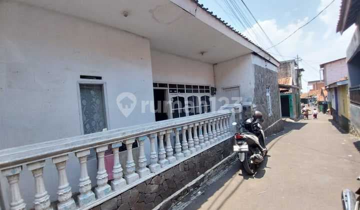 House in Cilengkrang is cheap, around 300 million, close to Cibiru main road.