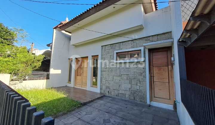 Rumah 2 Lantai Semi Furnished SHM Bona Indah
