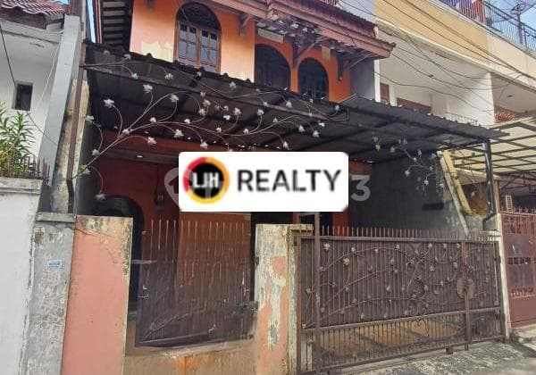 2-Storey House in a Strategic Location at Tomang, West Jakarta