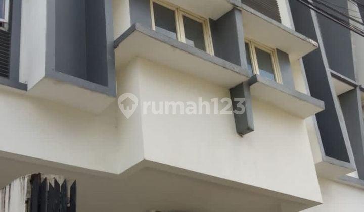 Ruko Di Jalan Utama, Cocok Untuk Usaha, Tomang Jakarta Barat