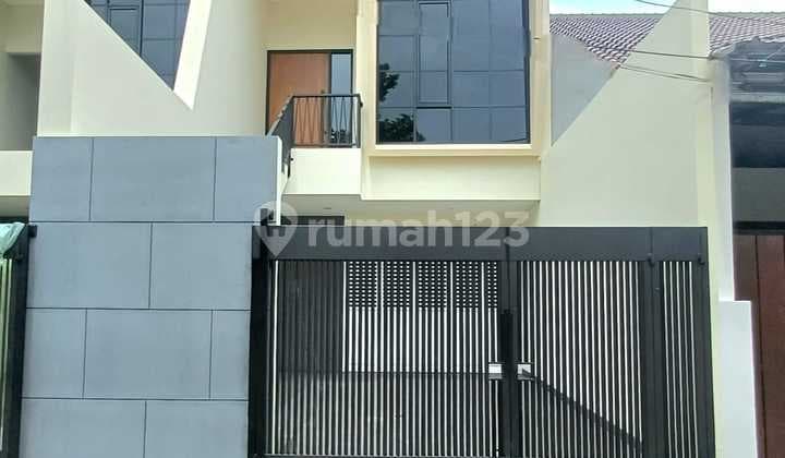 Jual Rumah Baru Cantik 3 Lantai, Lokasi Strategis, Tomang Hero, Jakarta Barat