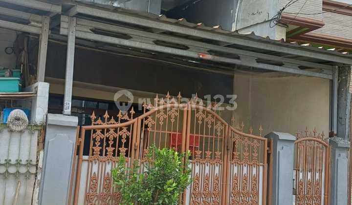 Rumah 2 Lantai, Lokasi Strategis, Tomang, Jakarta Barat