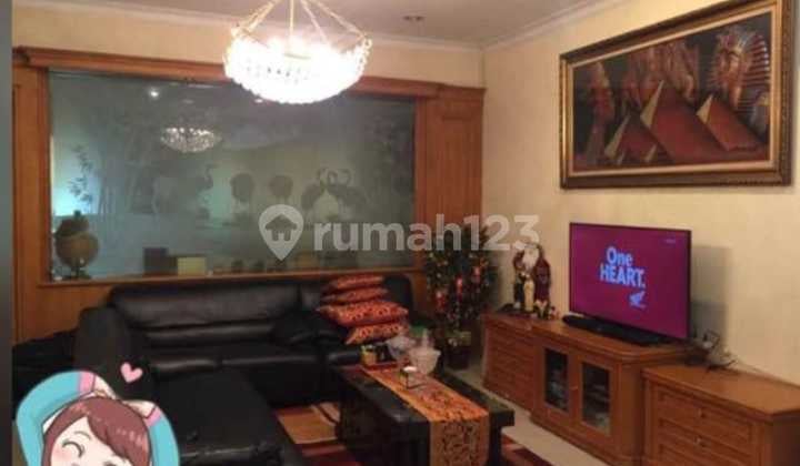 Dijual Rumah Siap Huni di Puri Indah, LT 200M LB 350, SHM, Hdp Barat, Semi Furnished