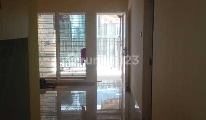 Cheap Janur Kuning 3 Br House, Kelapa Gading