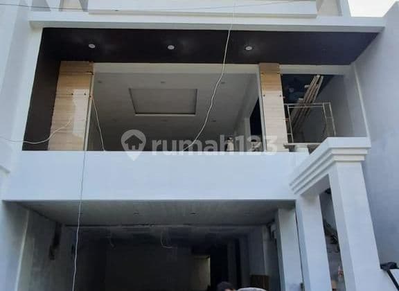 Rumah Mewah, Baru, 3 lantai di Taman Cilandak, jalan kaki ke MRT Fatmawati