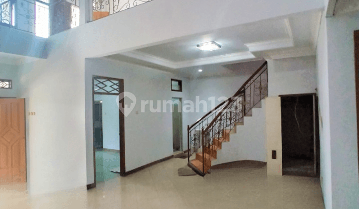 Rumah Bagus 2 Lantai di Cimanggis, Lokasi Strategis