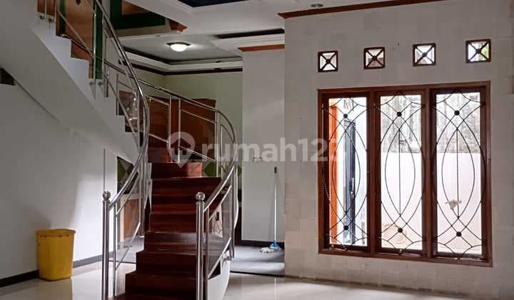 Rumah 3 Lantai Bagus Siap Huni di Pancoran, Jakarta Selatan