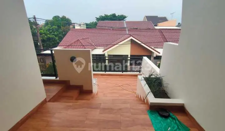 Elegant Comfortable Home Feels Like a Villa in Graha Bintaro