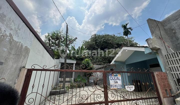 Jual Cepat! Rumah Strategis Area Ciputat, Full AC, Siap Huni