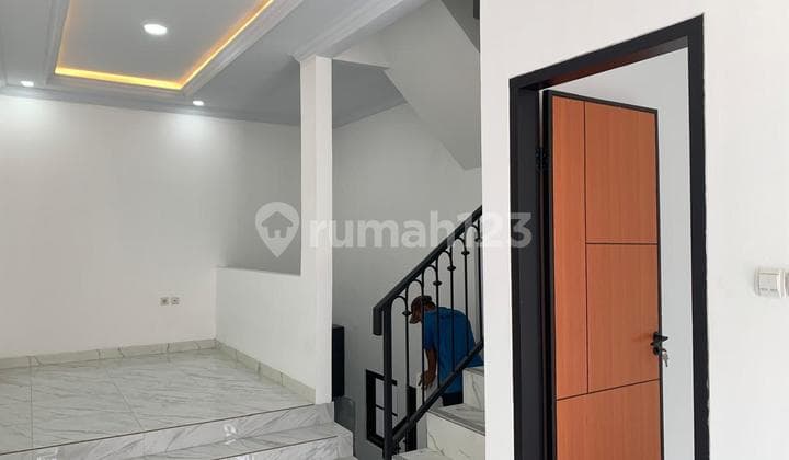 Rumah 2 Lantai Bagus di Jagakarsa, Jakarta Selatan