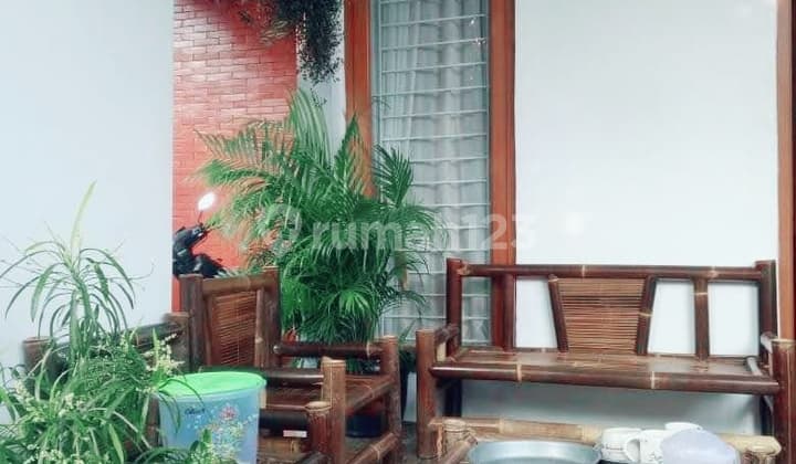 Rumah Bagus 2 Lantai Dalam Komplek di Limo Cinere