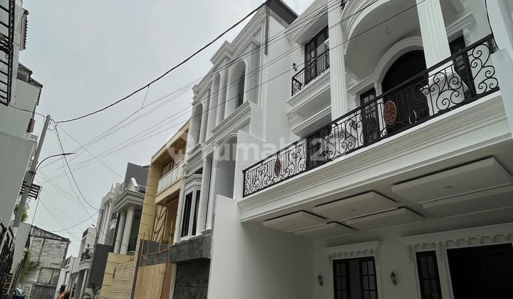 Rumah Bagus 3lantai Dalam Cluster Di Kebagusan Pasar Minggu