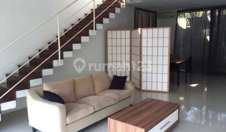 Rumah 2 Lantai Dalam Town House di Cilandak, Jakarta Selatan