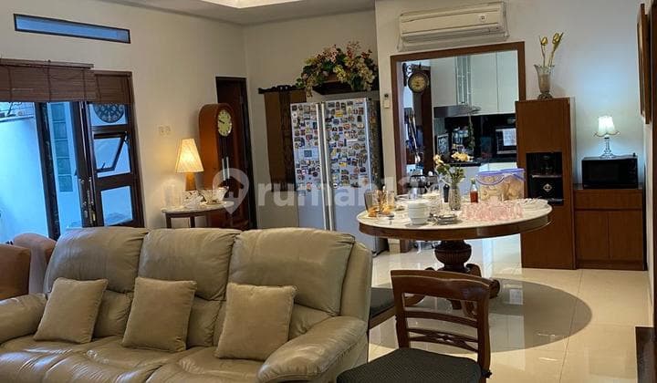 Rumah di Cilandak, Jakarta Selatan, Lokasi Strategis