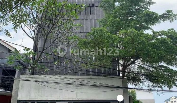 Dijual Rumah 3 Lantai di Cipete Utara Dekat Kemang