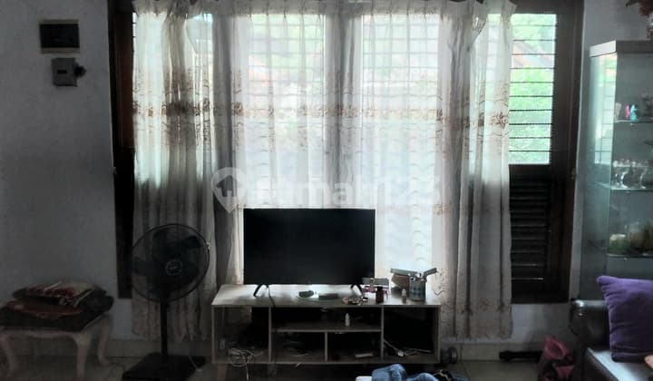Quick Sale Rare 1-Story House in Ciputat Spacious Affordable