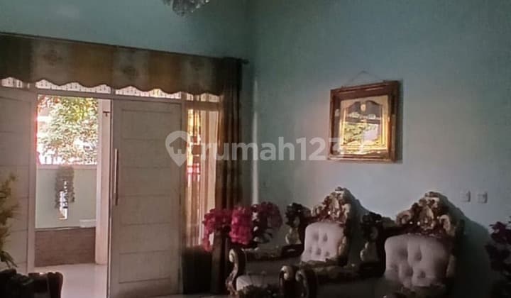 Rumah 210m2 Metland Menteng 2 Lantai Jual Cepat Bisa Kpr