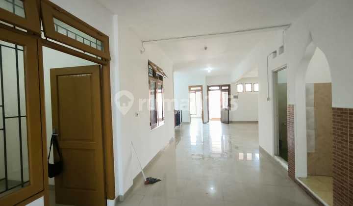 Murah Nih 160M2 Rumah 2,5 Lantai Full Bangunan Metland Menteng Siap Huni Baru Renov Jual Cepat bisa KPR
