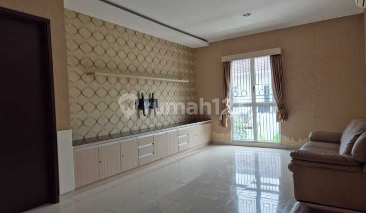 Rumah 240M2 Lebar 12 Cluster Palm Spring Area Depan Jgc bisa KPR