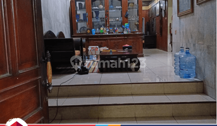 Selling a Comfortable House in Pulogebang Permai Near Public Facilities